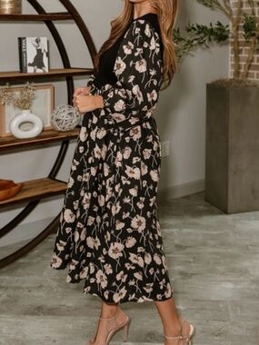 JODIFL Black Floral Ribbed Bodice Puff Sleeve Midi Dress
